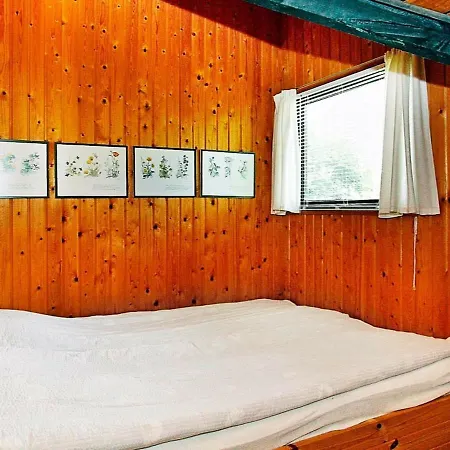 Two-bedroom Holiday In Vaeggerlose 38 펜션 Bøtø By